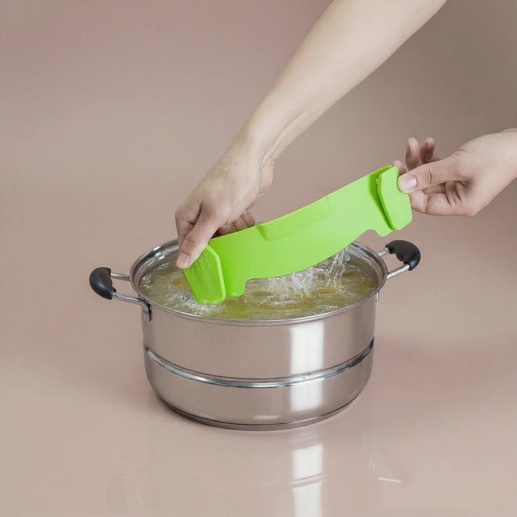 Fixation facile de la passoire à pâtes verte pour l’utiliser en toute sécurité